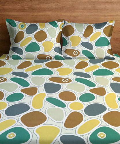 Nature's Canvas Queen Fitted Bedsheet With 2 Pillow Covers