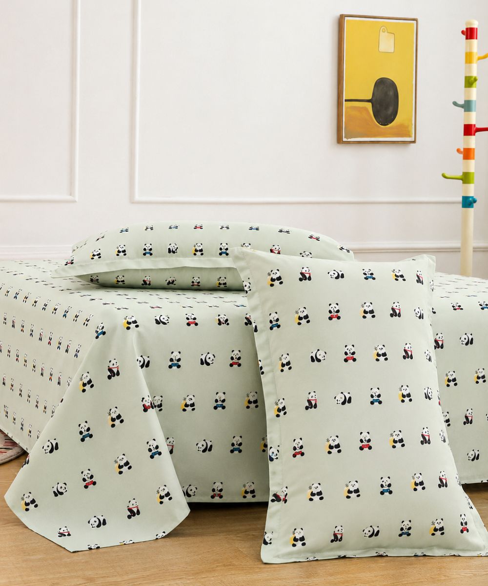Cute Panda Print Kids Bedsheet With Pillow Covers