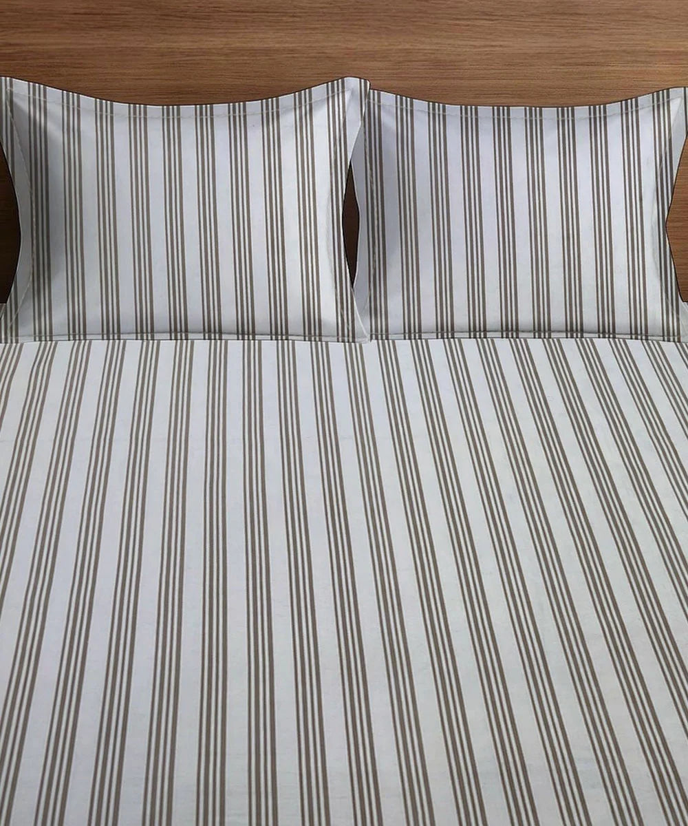 Nordic lines King Size Bedsheet With 2 Pillow Cover