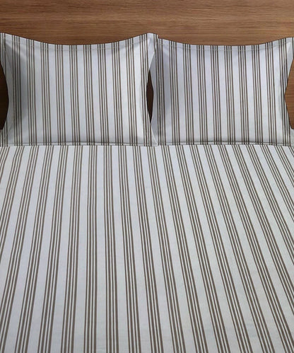 Nordic lines King Size Bedsheet With 2 Pillow Cover
