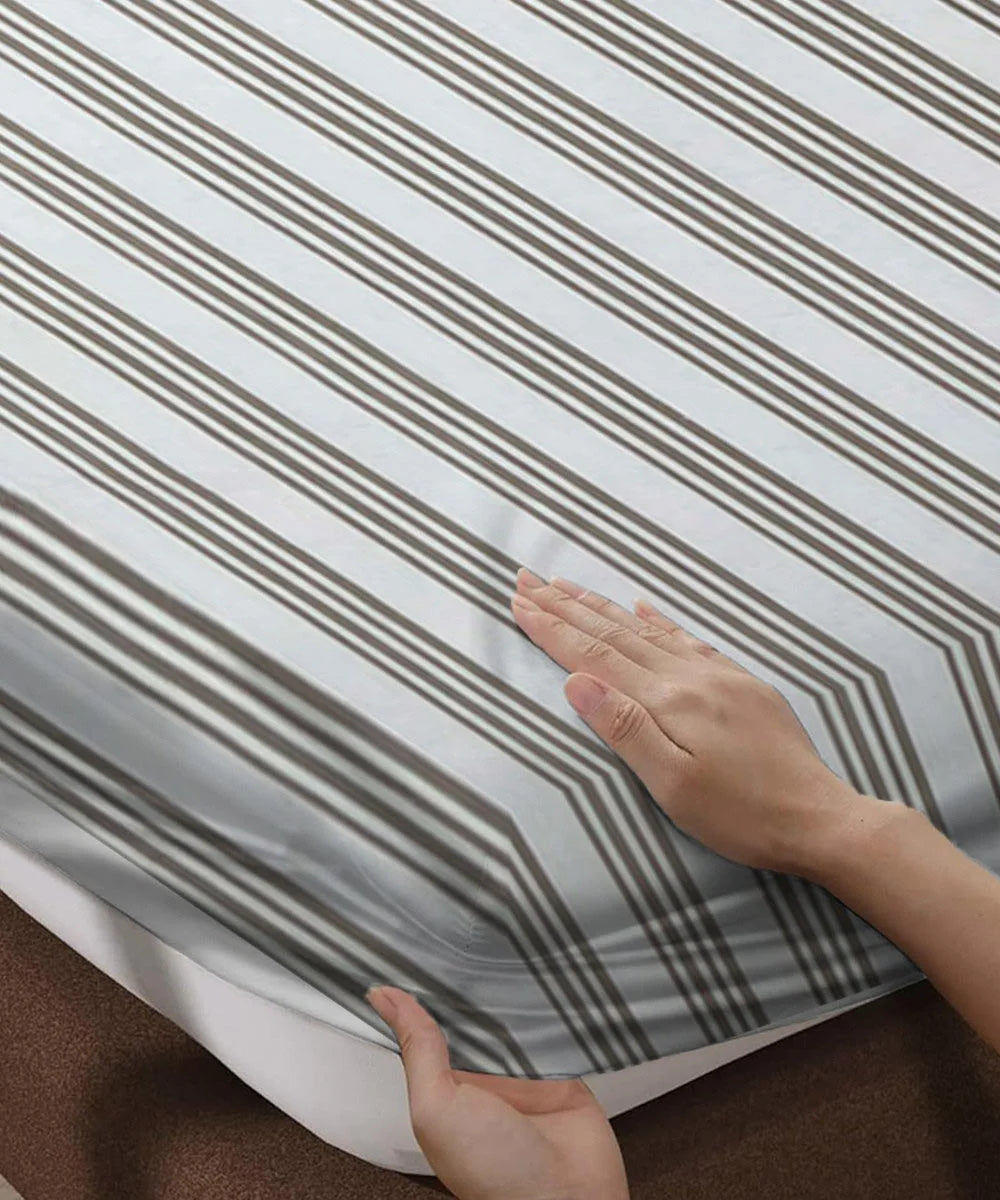Nordic lines King Size Bedsheet With 2 Pillow Cover