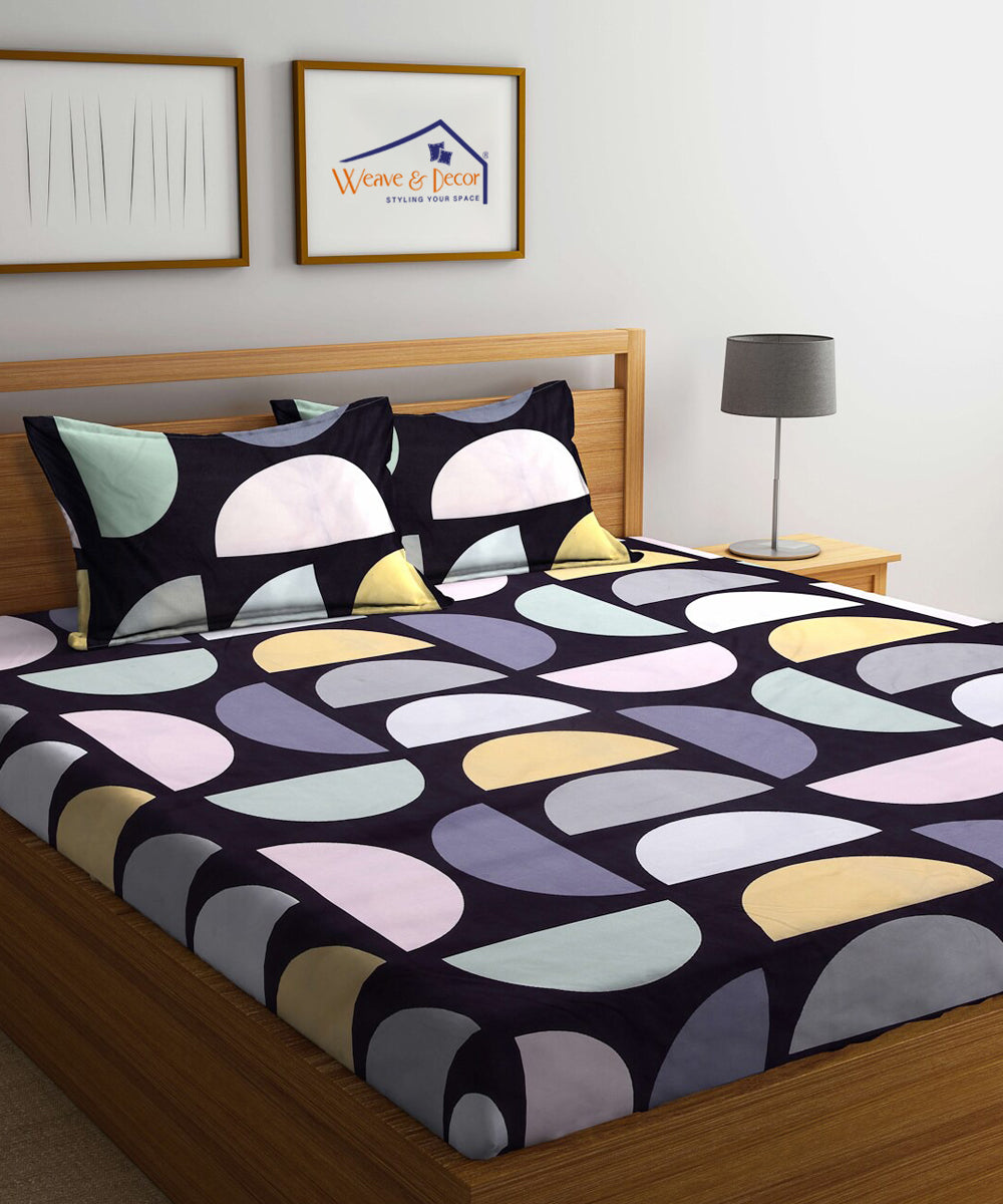 Geomertical Fitted Bedsheet With Pillow Cover