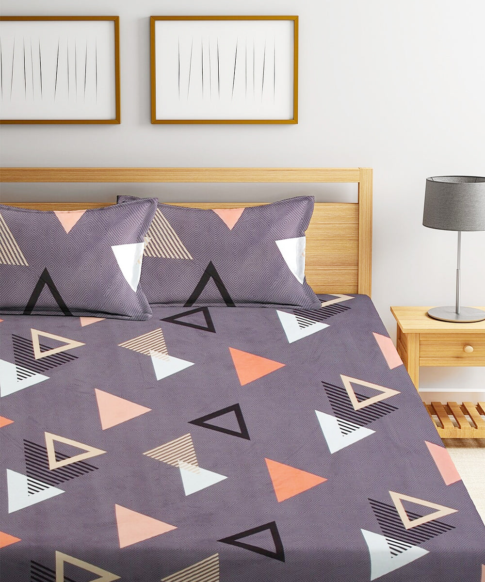 Triangles Super King Fitted Bedsheet With 2 Pillow Covers