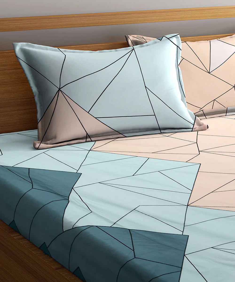 Multi Color Geometric King Size Bedsheet With 2 Pillow Cover